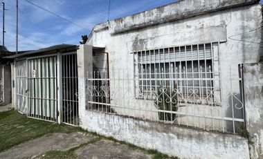 VENTA - CASA A METROS DE BLAS PARERA