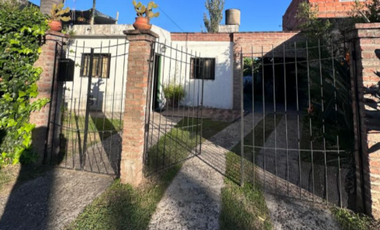 VENTA - CASA 3 DORMITORIOS ZONA BLAS PARERA Y BROWN