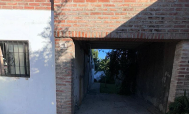 VENTA - CASA 3 DORMITORIOS ZONA BLAS PARERA Y BROWN