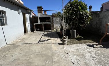 SE VENDE PROPIEDAD DE 4 DORM. ZONA BROWN Y CIRCUNVALACION