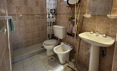 SE VENDE PROPIEDAD DE 4 DORM. ZONA BROWN Y CIRCUNVALACION