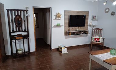 VENTA - CASA 2 DORMITORIOS ZONA EL CHARRUA