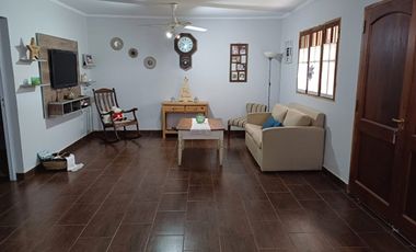 VENTA - CASA 2 DORMITORIOS ZONA EL CHARRUA
