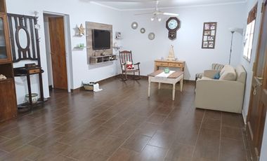 VENTA - CASA 2 DORMITORIOS ZONA EL CHARRUA