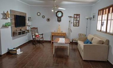 VENTA - CASA 2 DORMITORIOS ZONA EL CHARRUA
