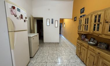 VENTA - CASA 4 DORMITORIOS