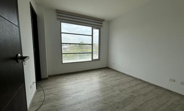 CASA DE VENTA - 3 DORMITORIOS - SALA DE ESTAR - 3 PISOS - TUMBACO