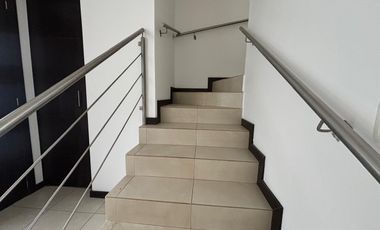 CASA DE VENTA - 3 DORMITORIOS - SALA DE ESTAR - 3 PISOS - TUMBACO