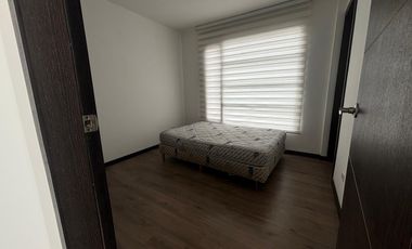 CASA DE VENTA - 3 DORMITORIOS - SALA DE ESTAR - 3 PISOS - TUMBACO