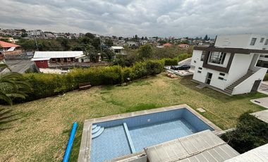 CASA DE VENTA - 3 DORMITORIOS - SALA DE ESTAR - 3 PISOS - TUMBACO