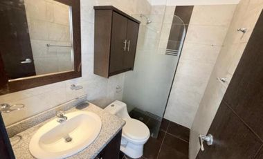 CASA DE VENTA - 3 DORMITORIOS - SALA DE ESTAR - 3 PISOS - TUMBACO