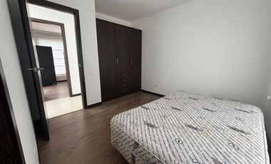 CASA DE VENTA - 3 DORMITORIOS - SALA DE ESTAR - 3 PISOS - TUMBACO