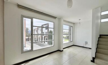 CASA DE VENTA - 3 DORMITORIOS - SALA DE ESTAR - 3 PISOS - TUMBACO