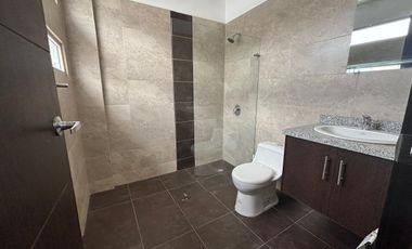 CASA DE VENTA - 3 DORMITORIOS - SALA DE ESTAR - 3 PISOS - TUMBACO