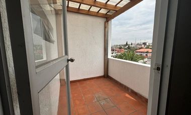 CASA DE VENTA - 3 DORMITORIOS - SALA DE ESTAR - 3 PISOS - TUMBACO