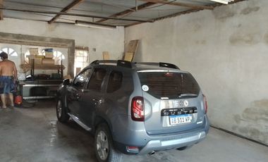 Casa de 4 dormitorios en Strauss 141