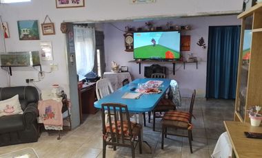 Casa de 4 dormitorios en Strauss 141