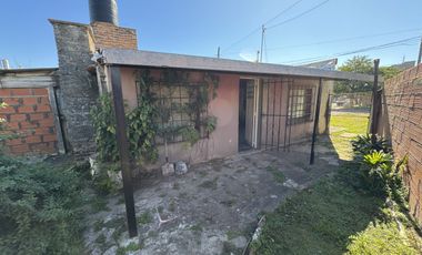 SE VENDE CASA 2 DORMITORIOS