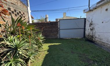 SE VENDE CASA 2 DORMITORIOS