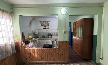 SE VENDE CASA 2 DORMITORIOS