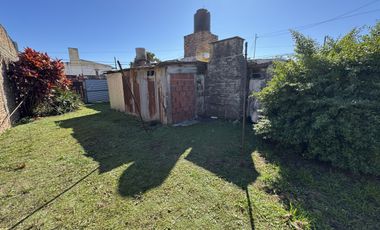 SE VENDE CASA 2 DORMITORIOS