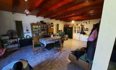 Casa de 2 dormitorios en gran lote en Villa General Savio (Sanchez)