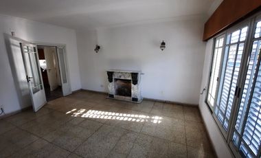 Casa de 4 dormitorios en Alvear 185