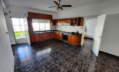 Casa de 4 dormitorios en Alvear 185