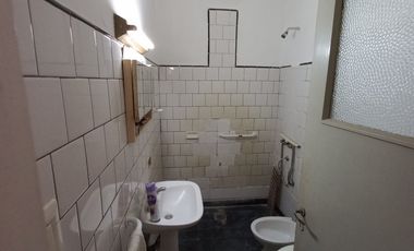 Inmueble con dos viviendas en General Rojo