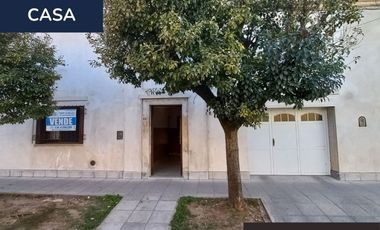 Inmueble con dos viviendas en General Rojo