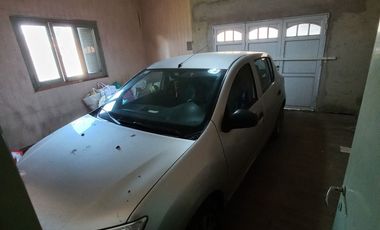 Inmueble con dos viviendas en General Rojo