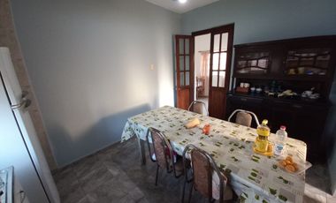 Inmueble con dos viviendas en General Rojo