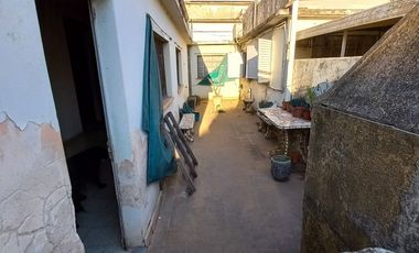 Inmueble con dos viviendas en General Rojo