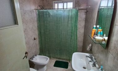 Inmueble con dos viviendas en General Rojo