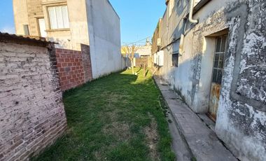 Inmueble con dos viviendas en General Rojo