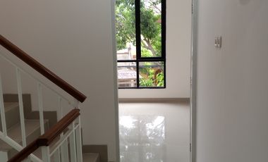 Dijual Rumah Baru Minimalis Modern 2lt di Pisangan Baru Jakarta Timur