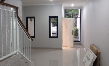 Dijual Rumah Baru Minimalis Modern 2 Lantai di Matraman Jakarta Timur
