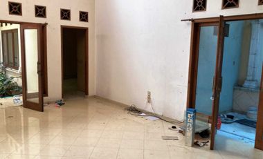 Dijual Murah Rumah 3 Lantai di Perumahan Citra Gran Cibubur