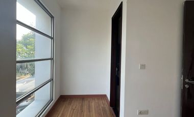 Rumah Cluster Orchestra Golf Island PIK Disewa Uk6x15 2Lt 3KT Kosongan