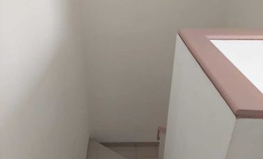 DISEWAKAN RUMAH BARU GREEN LAKE SEMIFURNISHED JAKARTA BARAT