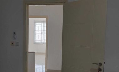 DISEWAKAN RUMAH BARU GREEN LAKE SEMIFURNISHED JAKARTA BARAT