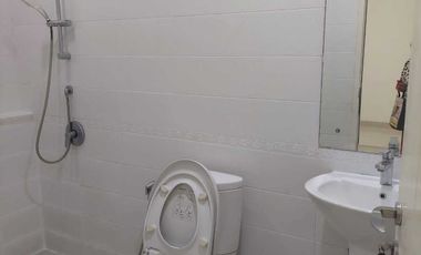 DISEWAKAN RUMAH BARU GREEN LAKE SEMIFURNISHED JAKARTA BARAT