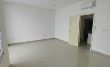 DISEWAKAN RUMAH BARU GREEN LAKE SEMIFURNISHED JAKARTA BARAT