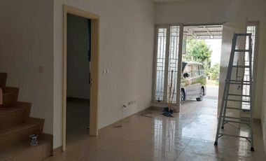 DISEWAKAN RUMAH BARU GREEN LAKE SEMIFURNISHED JAKARTA BARAT