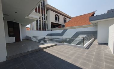 Jual Sewa Rumah Kantor Pusat Kota Jl Argopuro, Sawahan