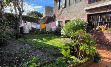 CASA EN VENTA 4 AMBIENTES AZOPARDO 4100