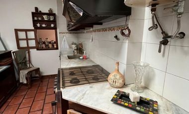 CASA EN VENTA 4 AMBIENTES AZOPARDO 4100