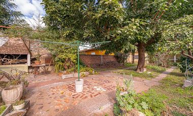 CASA 3 AMBIENTES EN VENTA TAPIALES CON GRAN PARQUE