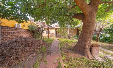 CASA 3 AMBIENTES EN VENTA TAPIALES CON GRAN PARQUE