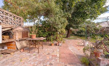 CASA 3 AMBIENTES EN VENTA TAPIALES CON GRAN PARQUE